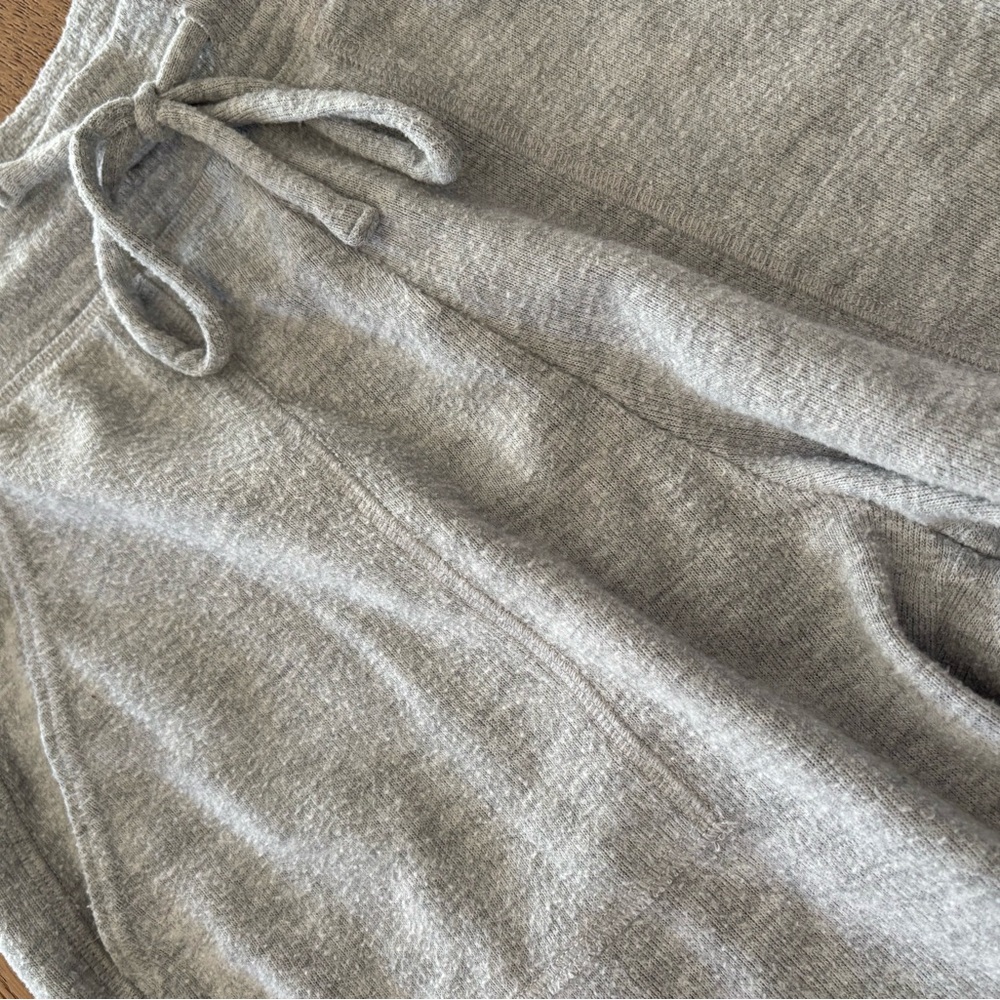 Alo Yoga Soho Lounge Set Pullover & jogger Sweatpants Womens Medium gray - Picture 3 of 8